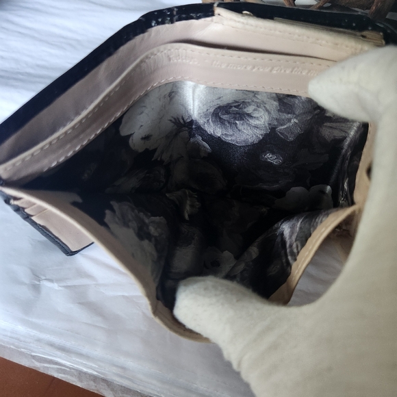 TED BAKER Black Patent Leather PINK Wallet Kisslock Hearts - Picture 10 of 14